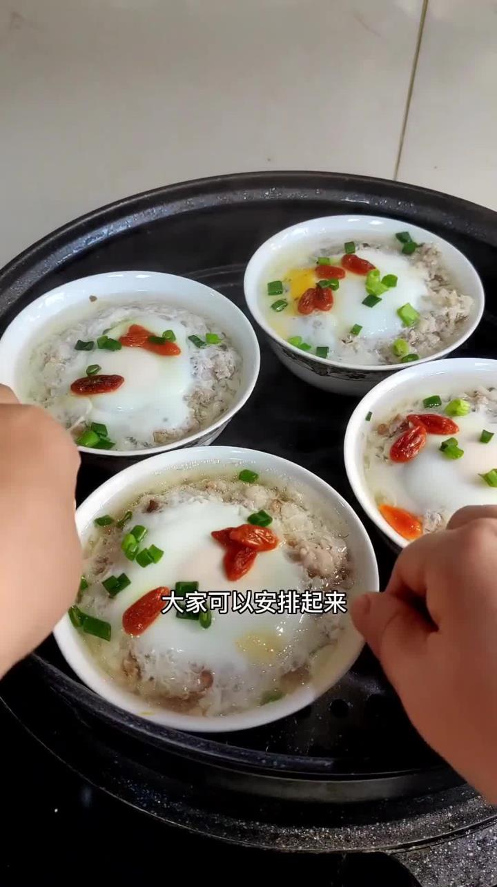 今天给家人安排了山药瘦肉汤,有荤有素,营养好吃,做法非常简单半个小时就能端上桌