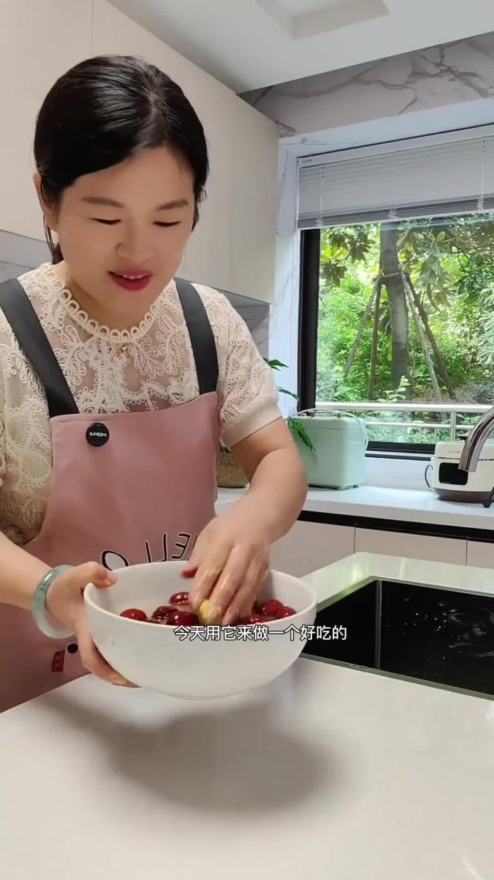 小米红枣糕 这是我用红枣和小米做的小糕点,松软香甜,非常好吃,你们也来试试吧