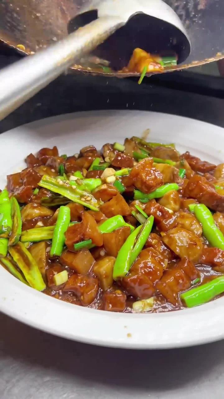 《大酱烧五花肉》美食推荐官