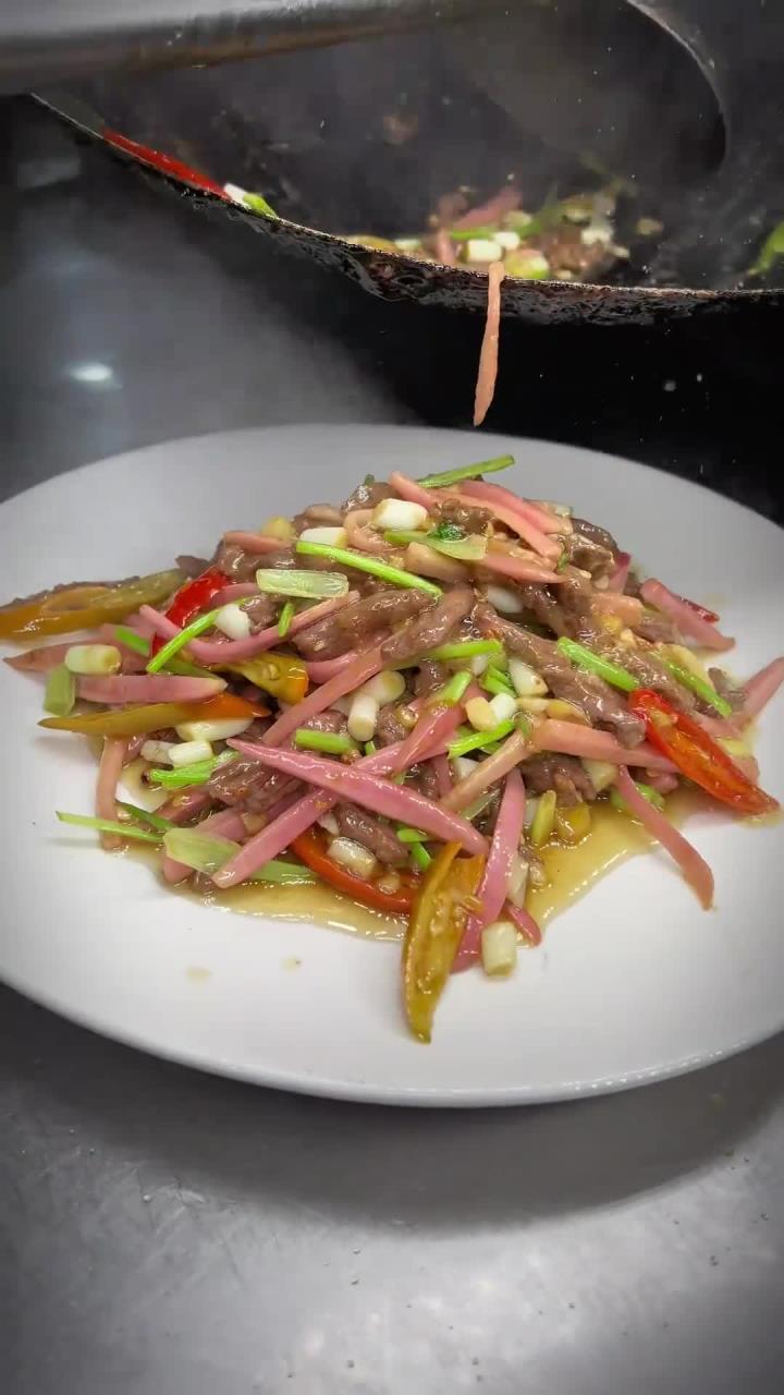 《泡萝卜牛肉丝》一道泡萝卜牛肉丝激发您的味蕾,快跟着做起来!都江堰