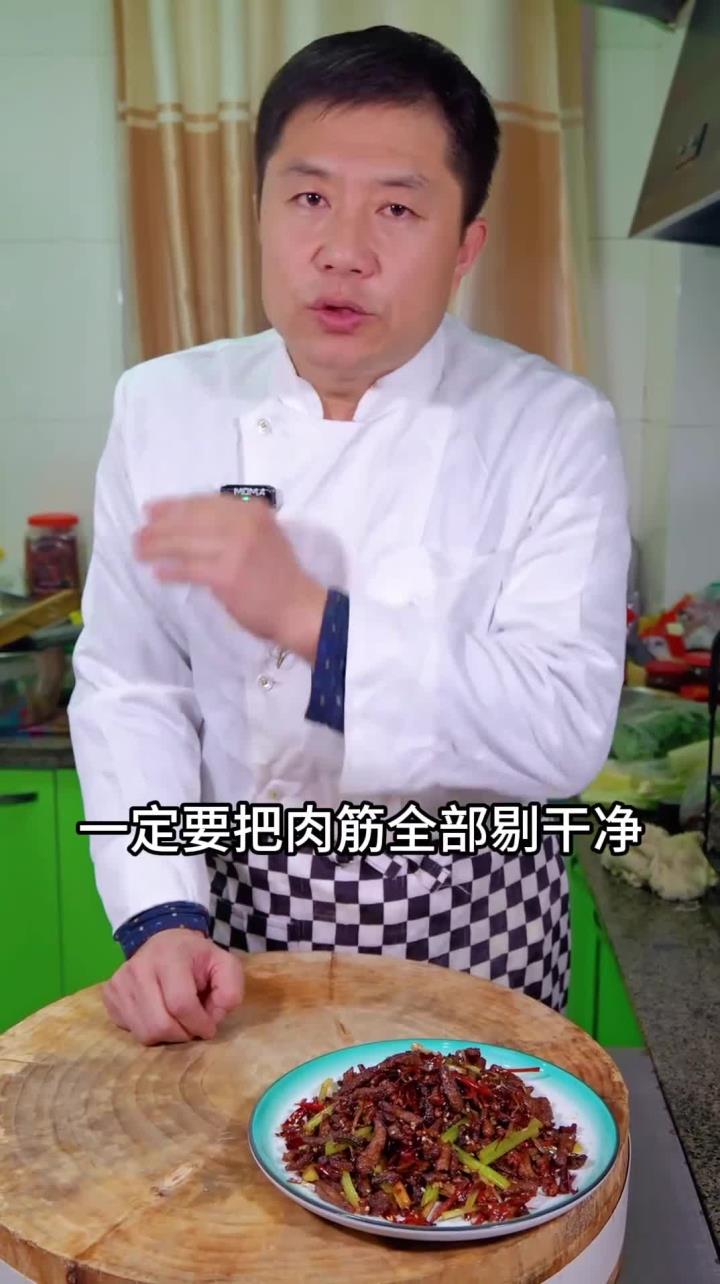 氛围感拉满!烛光晚餐牛排红酒搭配