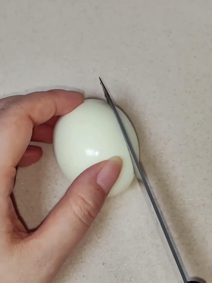 可爱小白兔 用鸡蛋做个可爱的小白兔