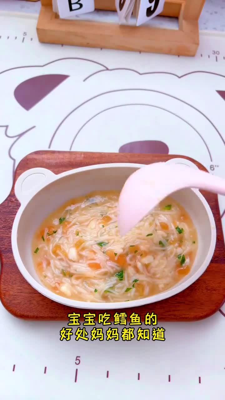 宝宝八个月后，这个番茄鳕鱼碎碎面要安排上，鲜香味美，营养丰富～