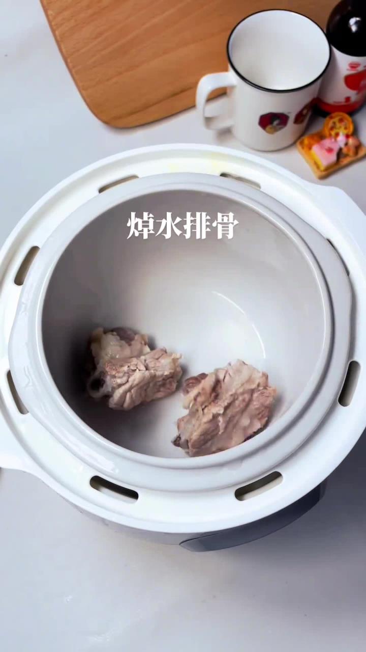 9月龄辅食娃不爱吃饭不长肉肉,试试这样做,一锅就搞定。土豆排骨粥,营养软烂好消化