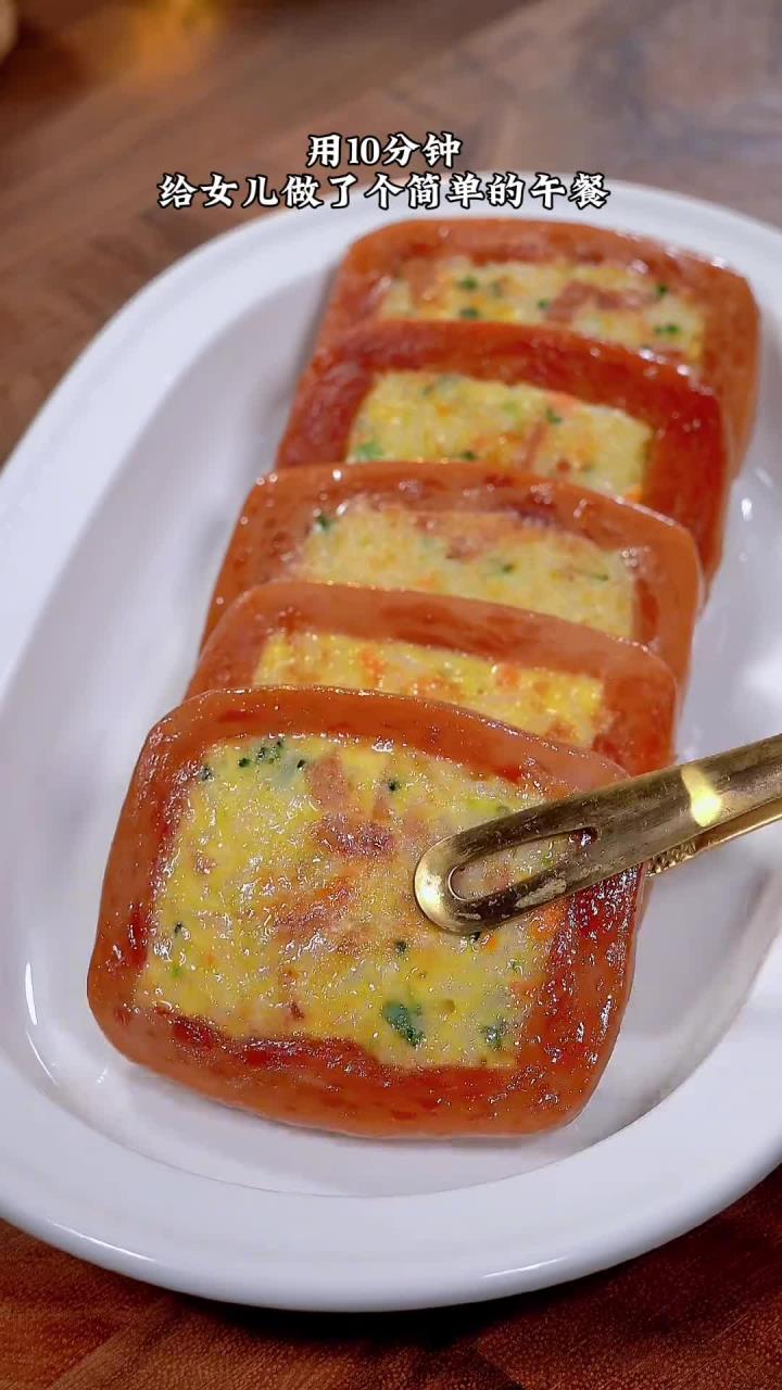 孩子不爱吃米饭，快来试试这个做法吧！一口下去有菜有蛋有主食