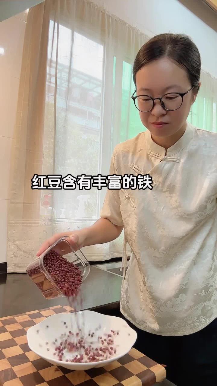 夏天来了,把奶茶换成香甜细腻的红豆沙牛乳,好喝还健康~