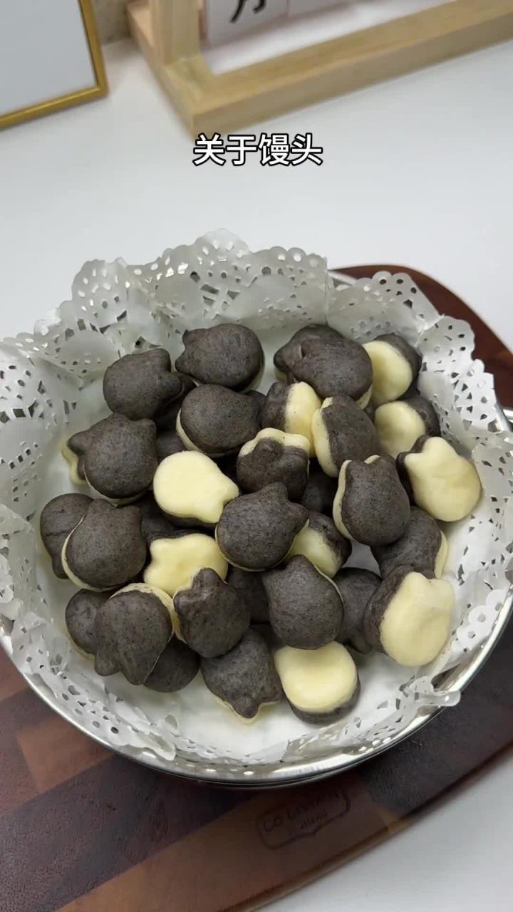 10个月的宝宝就能吃的.黑芝麻兔子小馒头.宝宝多吃黑芝麻好处多多