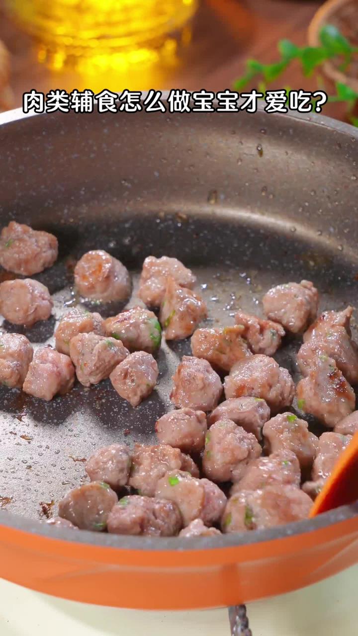 10M+牛肉一口酥，肉类辅食怎么添加，今天分享一款超级好吃的牛肉一口酥，这样做一点都