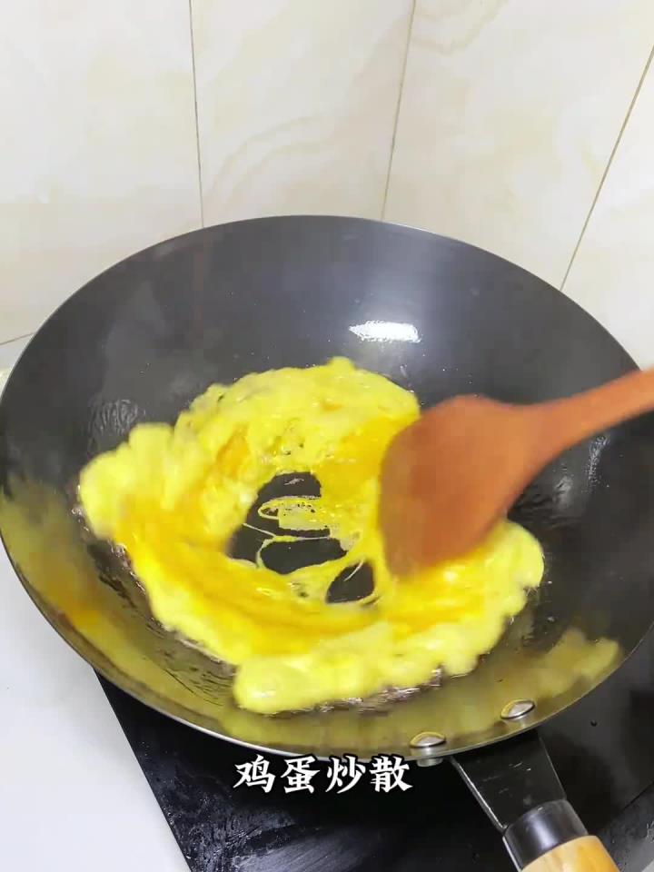 幸福有很多种，有人给你做蛋炒饭是一种