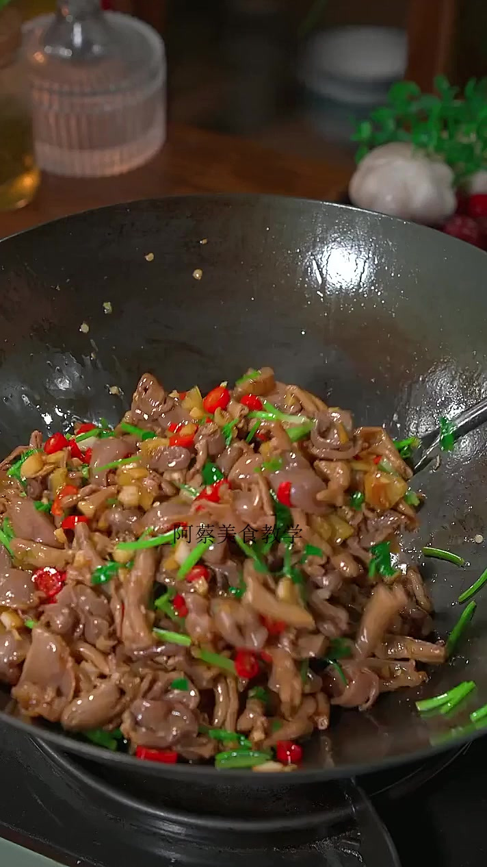 这个酸辣鸡杂 你一定要试试 香辣脆爽 不腥不柴 配上米饭都能