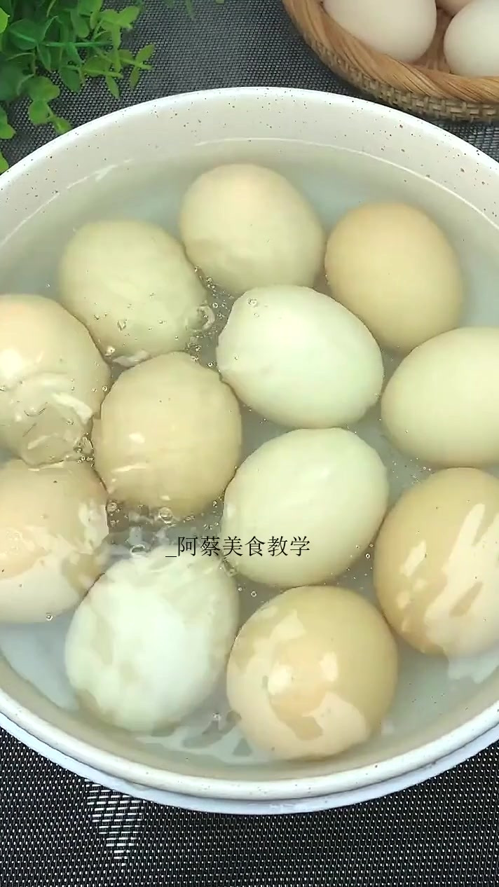 周末在家给孩子做这个可乐鸡蛋 孩子一吃就停不下来