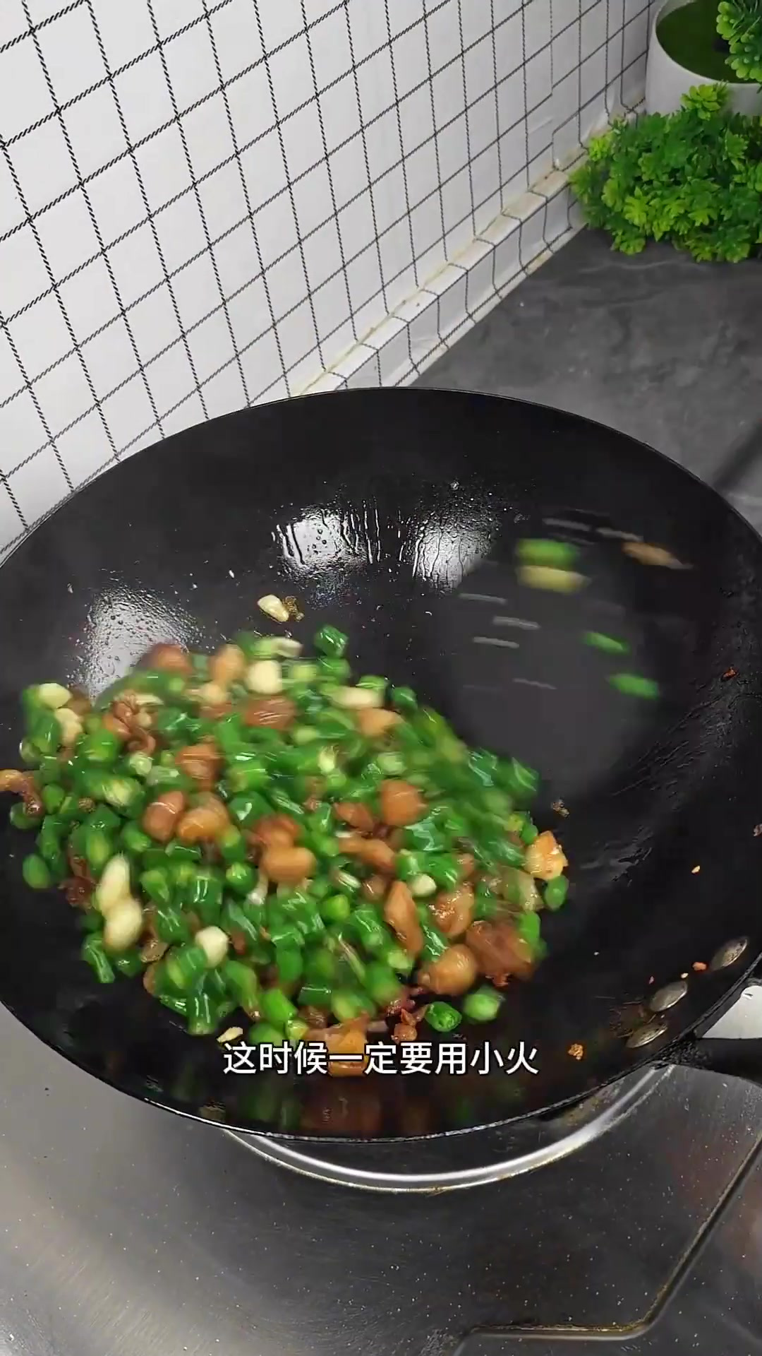 公主必尝！青椒辣子鸡的麻辣诱惑！
