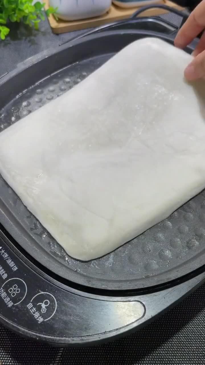 每天孩子上学不知道吃什么,试试,灌上鸡蛋卷点蔬菜