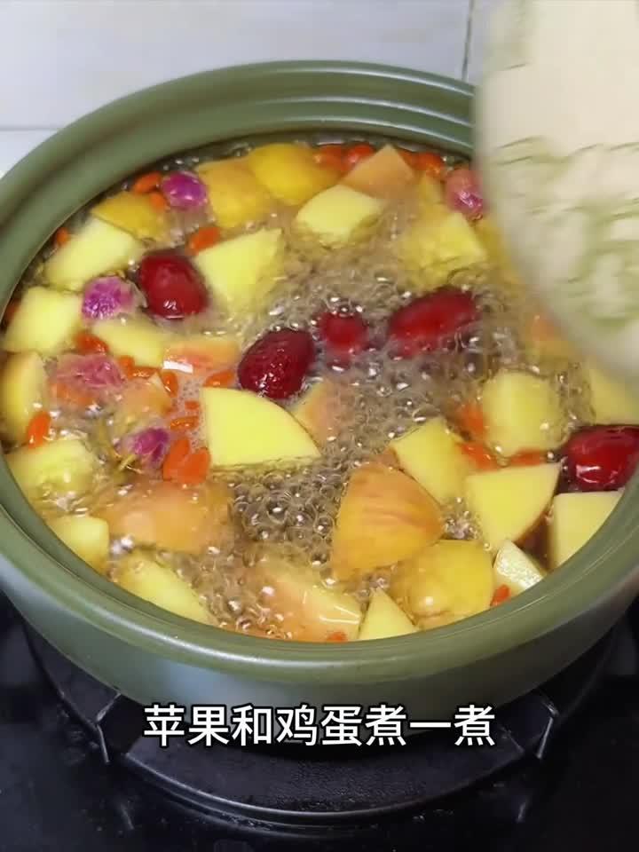 入秋必吃！苹果配鸡蛋的暖心炖法，滋补又养胃～