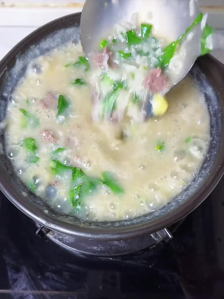 皮蛋牛肉粥的养生吃法，30分钟暖胃又滋补