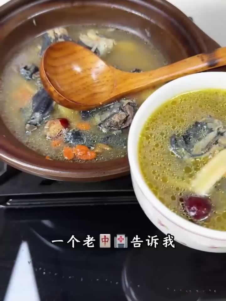 滋补佳品乌鸡汤：食疗功效大揭秘