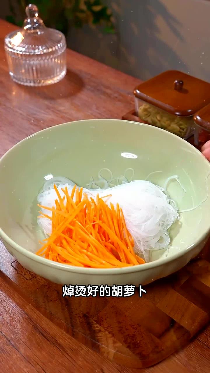 每次吃不下饭的时候,你就做上这道凉拌菜,解腻开胃,做法又简单好吃凉拌菜 美食