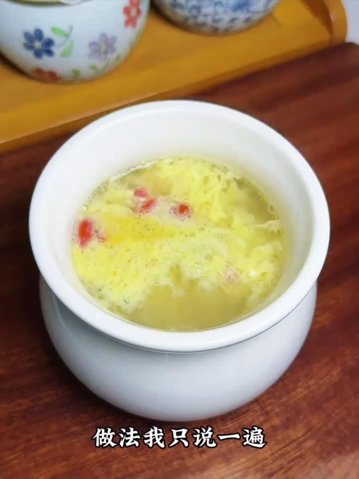 电饭煲速成莲藕排骨汤,健脾暖胃,10分钟喝上热乎鲜甜汤!