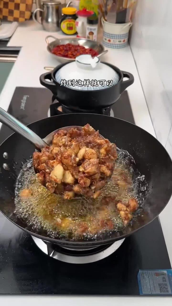 火辣下饭的干煸辣子鸡!