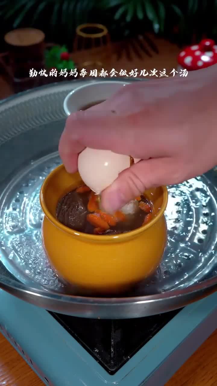 营养鲜美的家常瓦罐汤