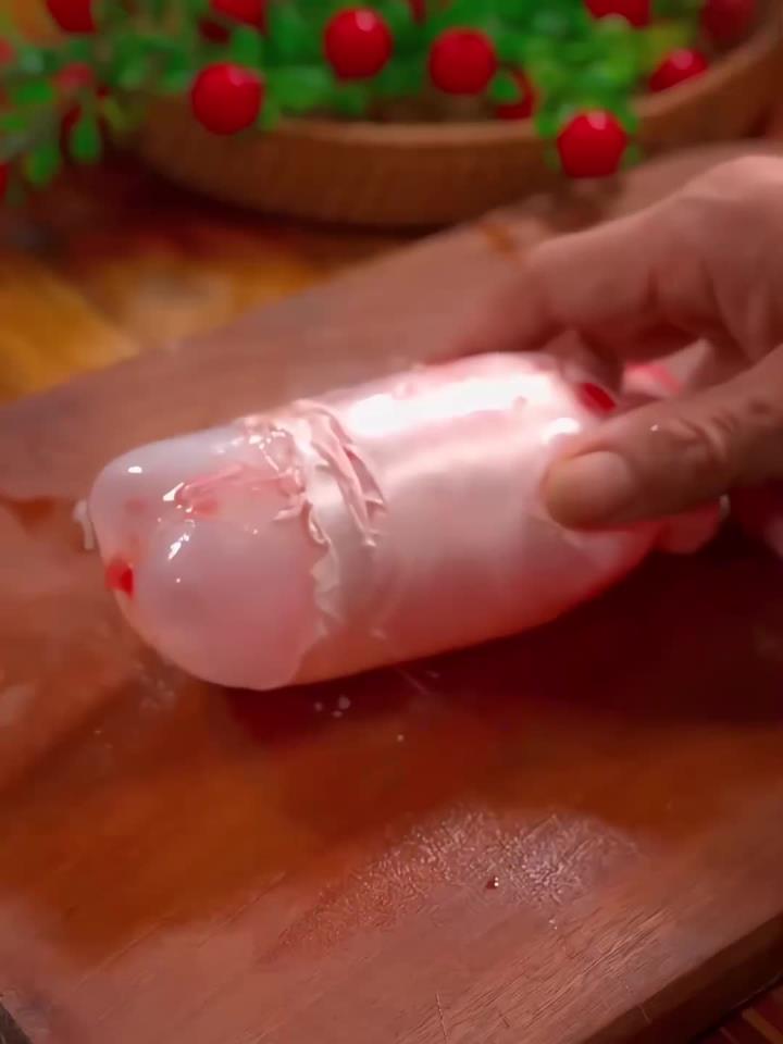 冬天餐桌上的美味,鱼籽鱼泡火锅安排上,鲜美鱼籽,香浓的鱼汤