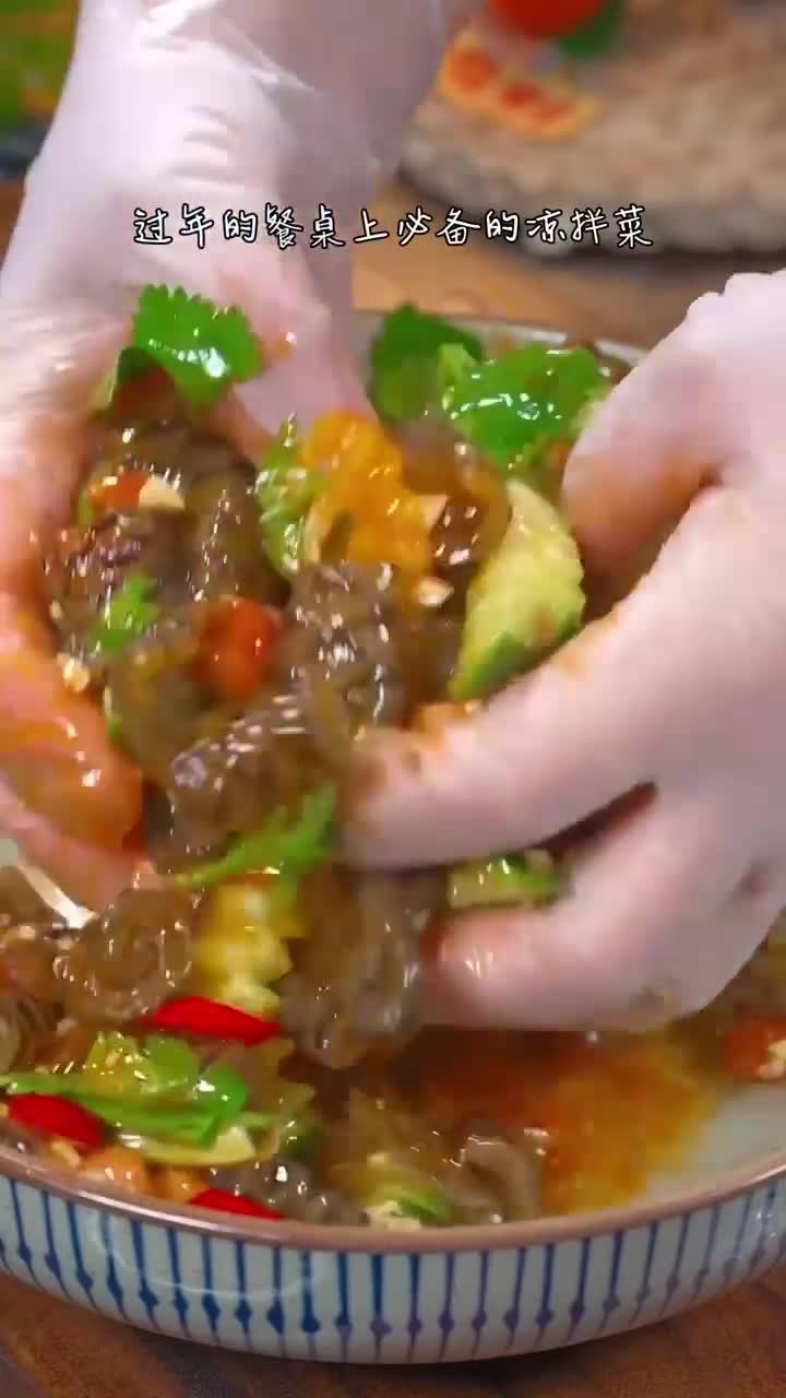 美味下酒的凉拌鱼皮