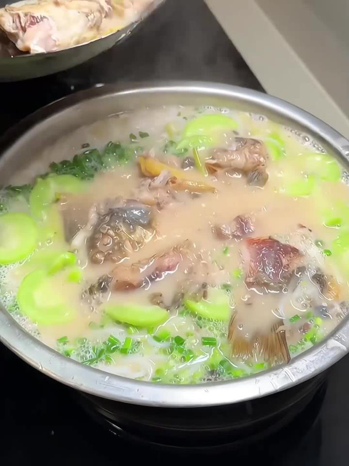 非常好吃的鱼粉,每次做上一盘总是不够吃,没吃过的非常值得一试