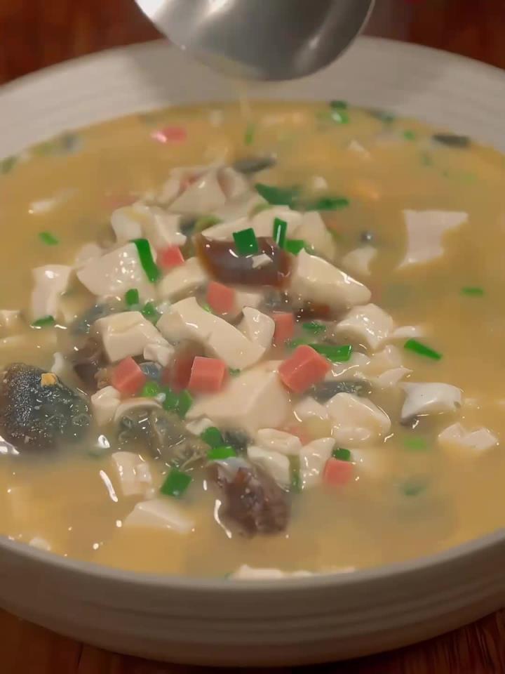 鲜美无比的皮蛋豆腐汤,越喝越想喝,墙裂推荐超级好喝