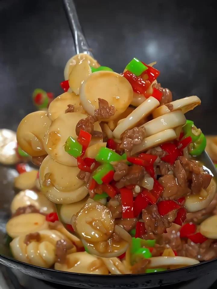 脆嫩脆嫩的茭白,平时炒肉,炒鸡,炒鸭,炒任何荤菜都特别好吃