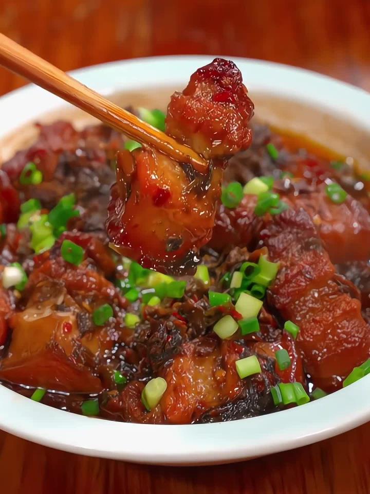 小时候只有过年才能吃到的梅干菜蒸五花肉