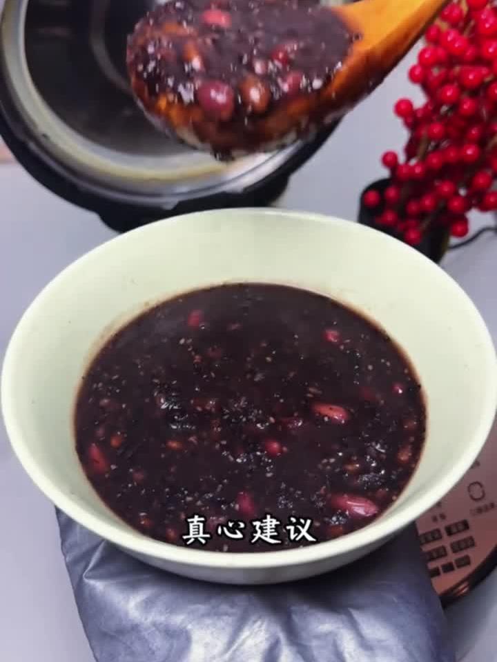 冬日暖身首选:天麻鸽子汤,滋补无腥,满屋飘香!