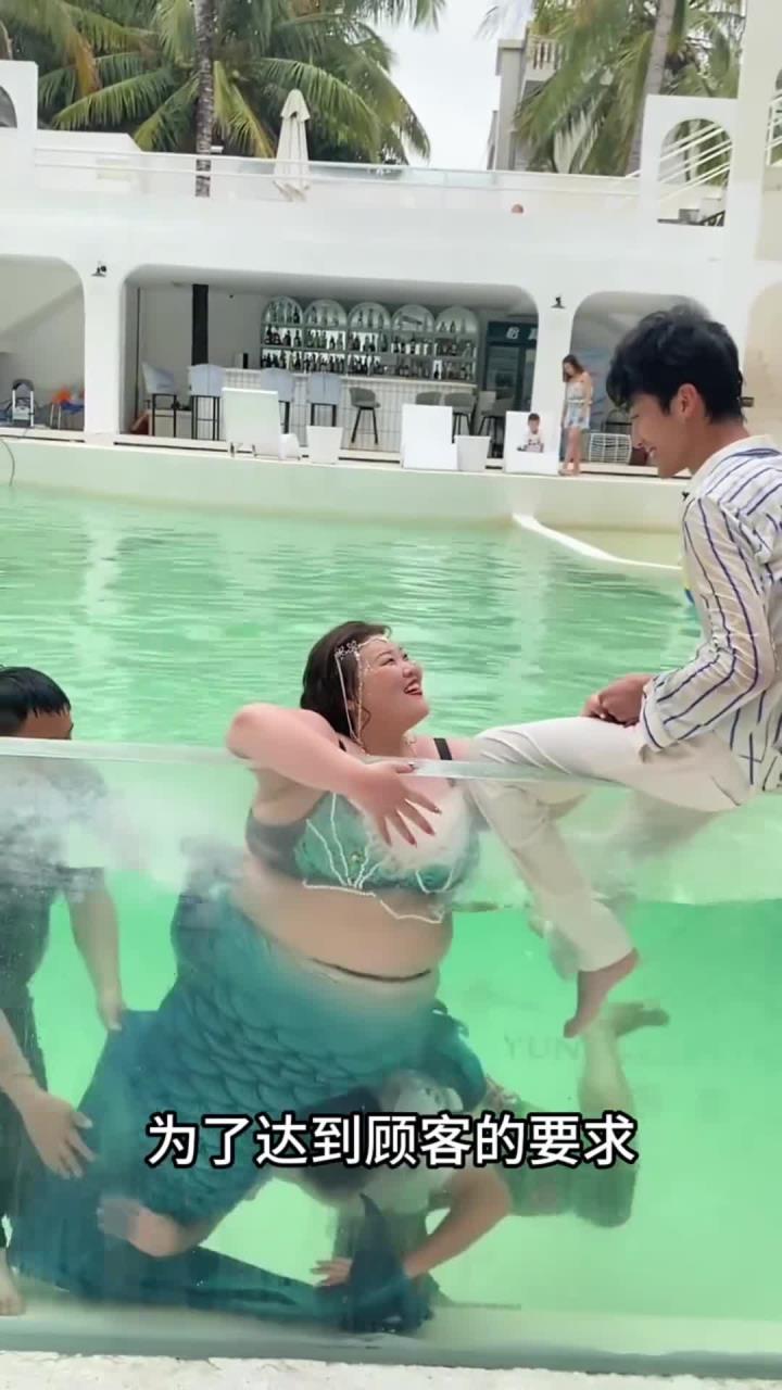美女拍美美的婚纱照,结果苦了摄影师了!
