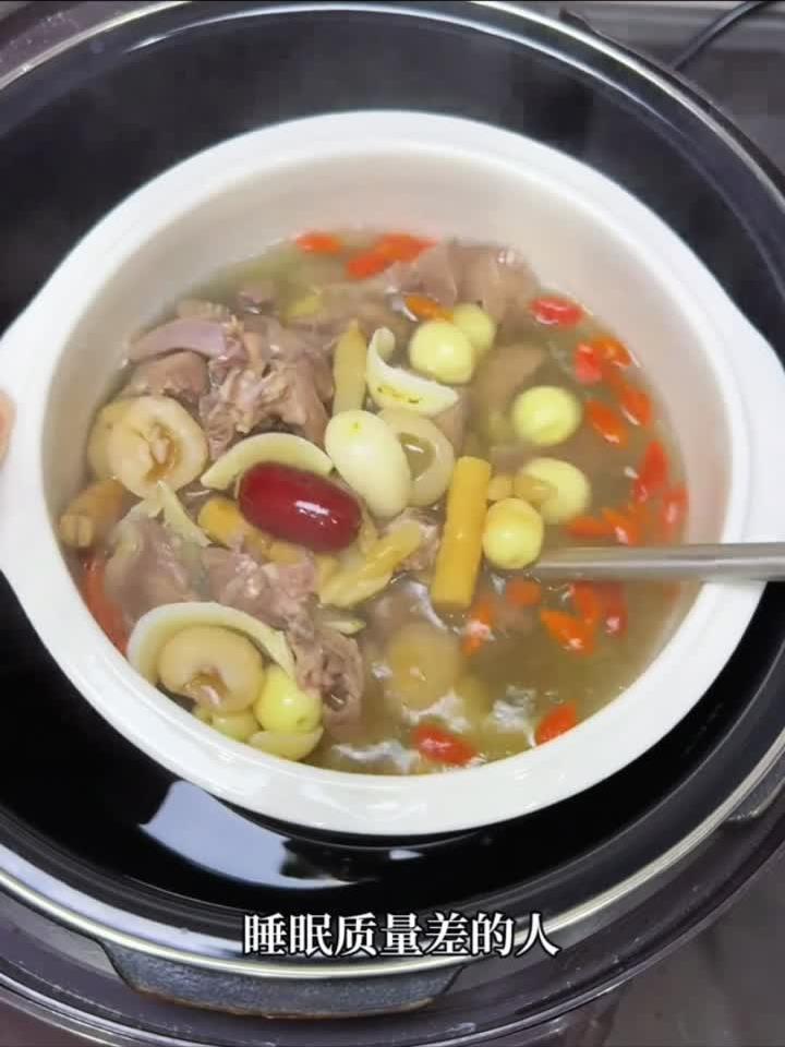 养心安神!莲子百合猪心汤,广东人私藏的养生秘诀