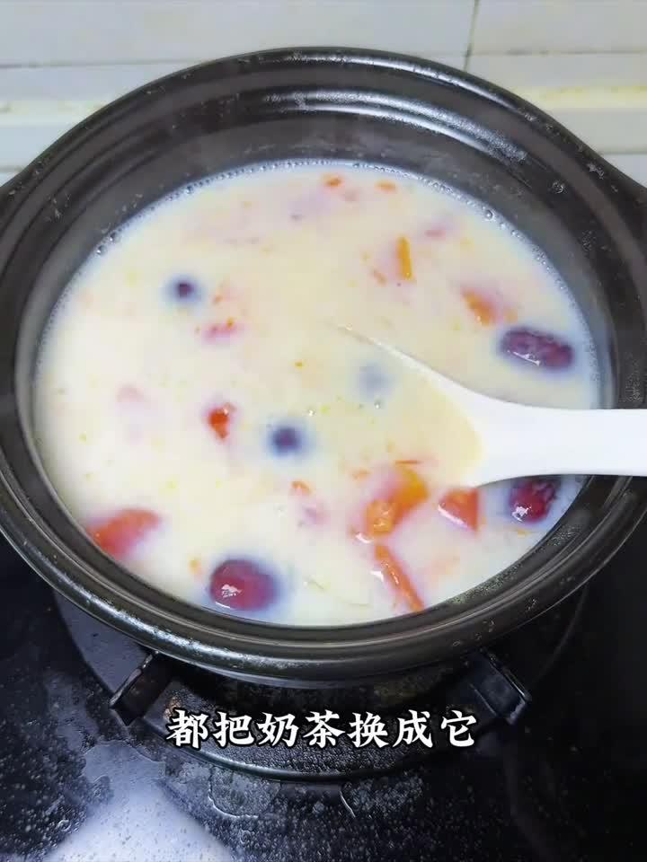 咸橄榄排骨汤：一碗暖胃养生的家常好味