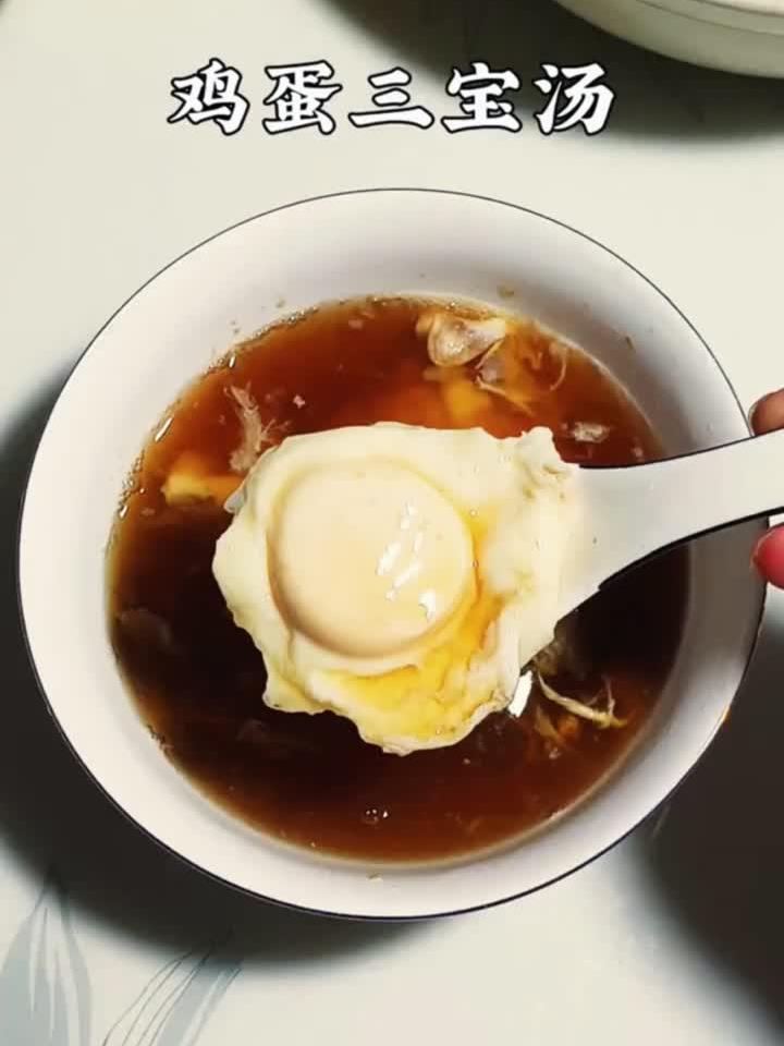 一碗汤养出桃花肌:苹果红枣鸡蛋汤的神奇功效