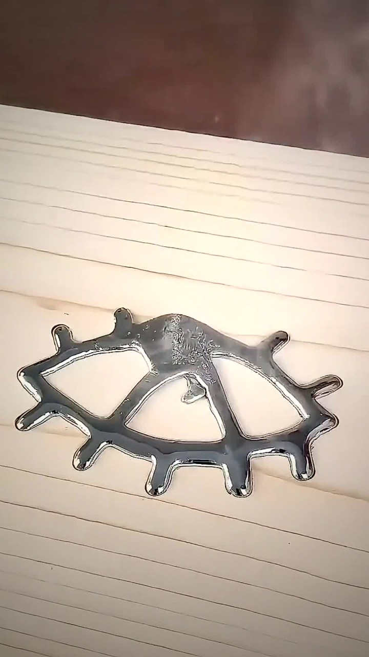 揭秘日本顶级木工是如何给自己的作品,制作特色logo的方法!