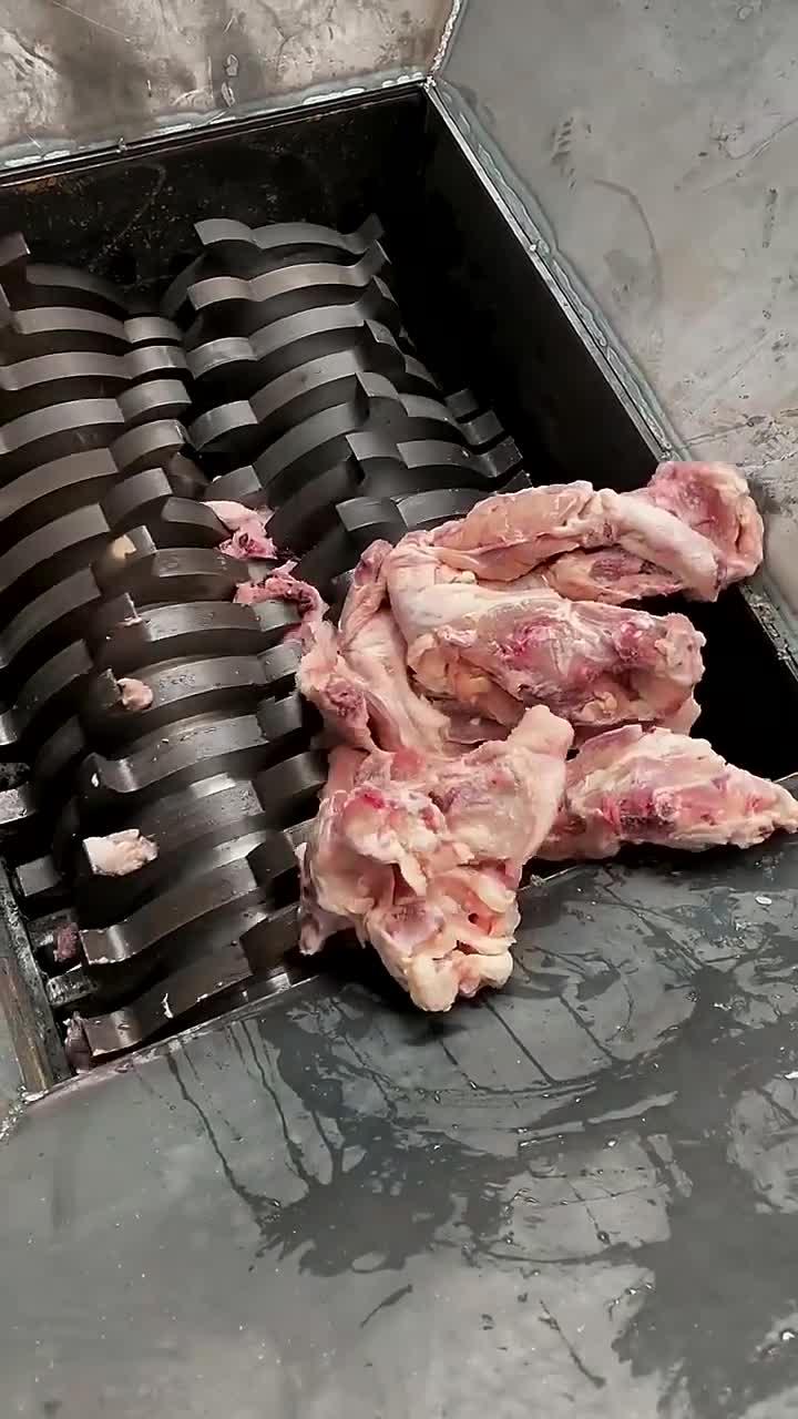 冷冻带骨肉的撕碎技巧分享