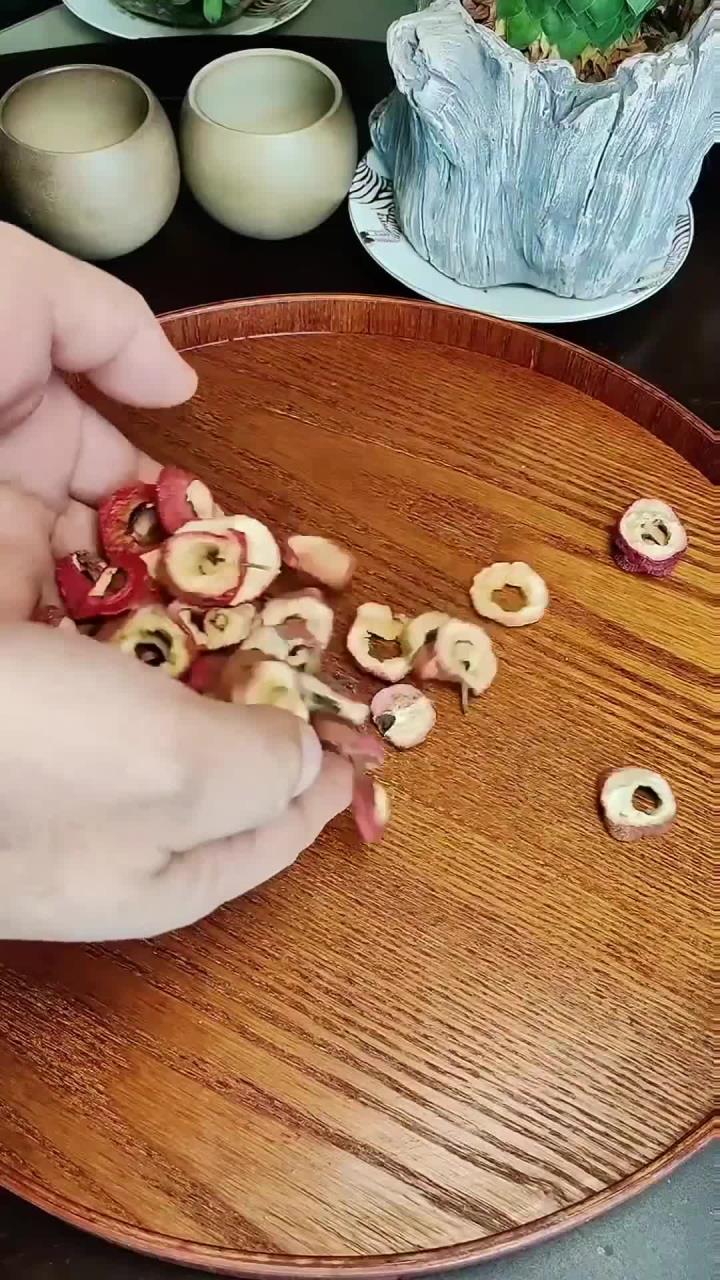 黑木耳红糖山楂汤 送给所有女士一道美味又养生的黑木耳红糖山楂汤,每月都要喝上几天