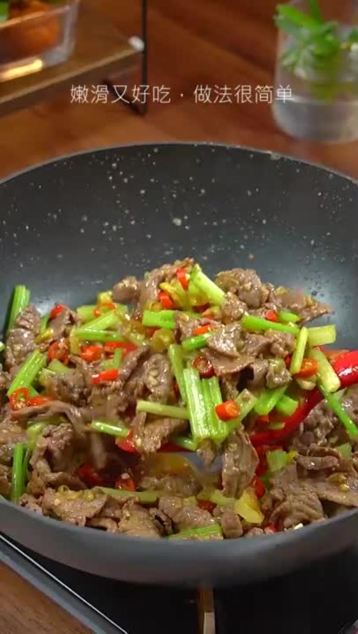 小炒牛肉这样炒,鲜香嫩滑,好吃!