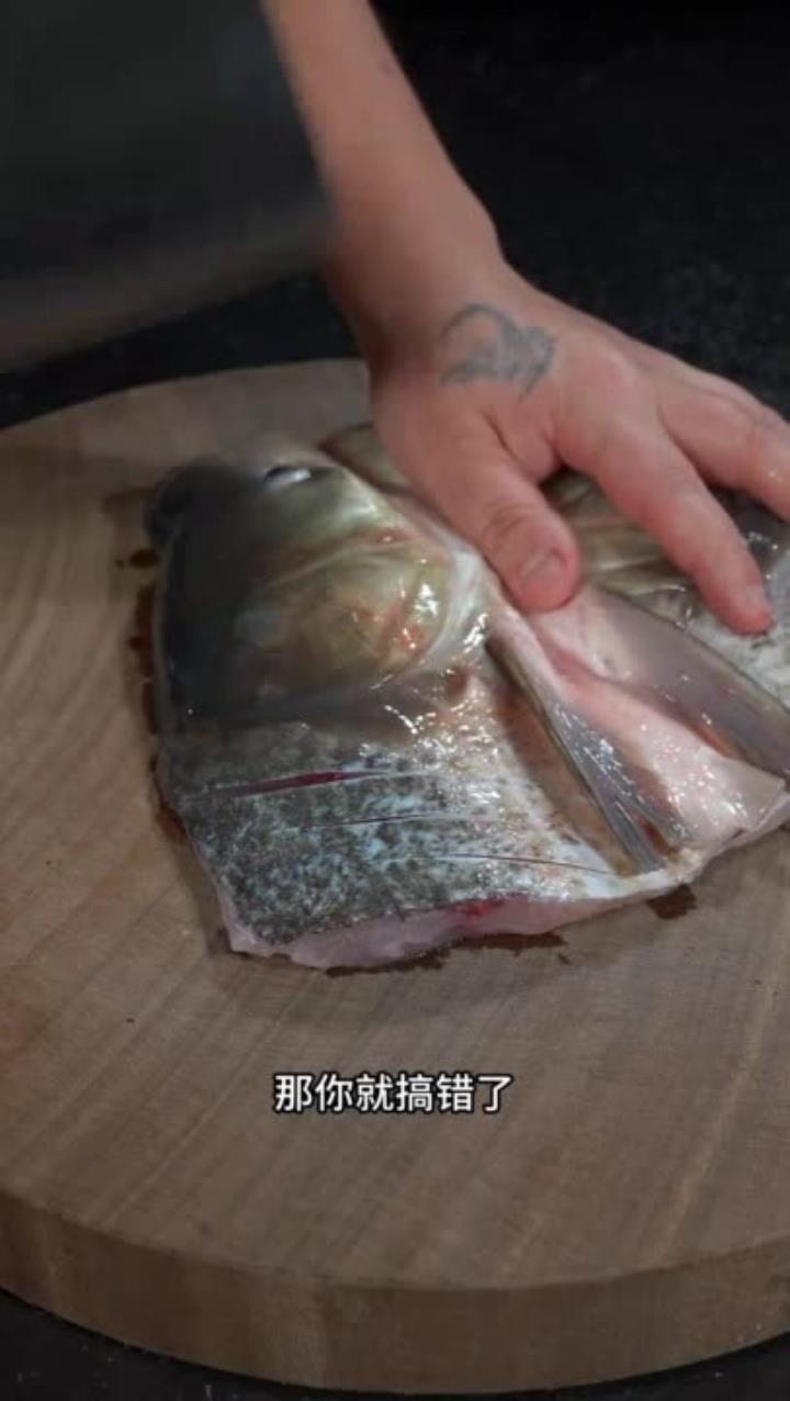 湖南剁椒鱼头懒人做法,简单又好吃!