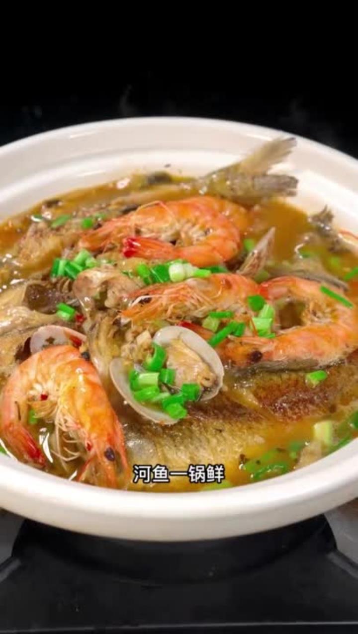 分享湖南湘菜特色美食河鱼一锅鲜,肉嫩味美超下饭