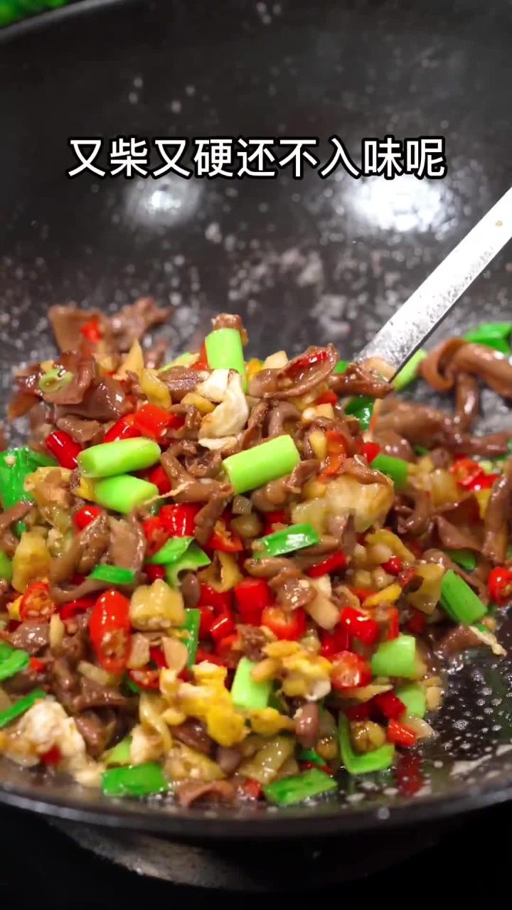 香辣下饭鸡蛋炒鸡杂,鸡杂免切免洗,又鲜又嫩,方便试试!