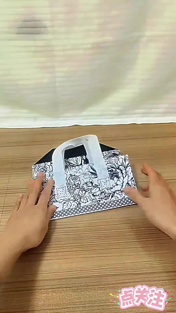 不用剪,不用裁,简单折一下,奶茶袋秒变纸巾盒!