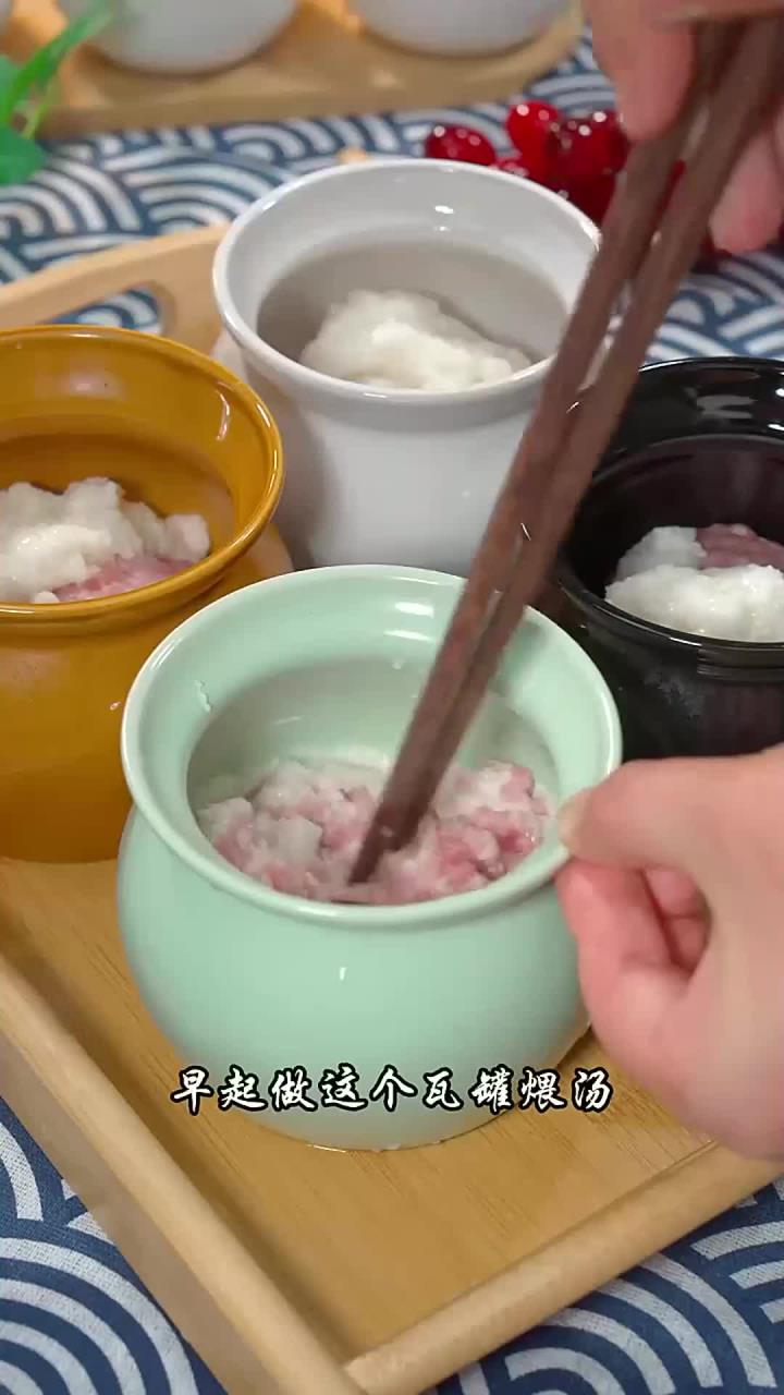 春天我每周都会给孩子们做这个瓦罐肉饼汤,原汁原味,只需要给点盐就特别特别鲜美,又