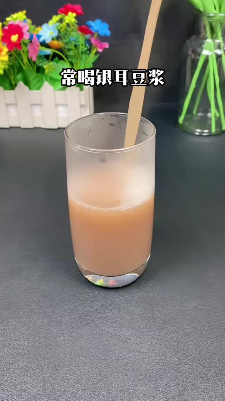 芡实浆：黄豆煨芡实，莲肉入糜汁