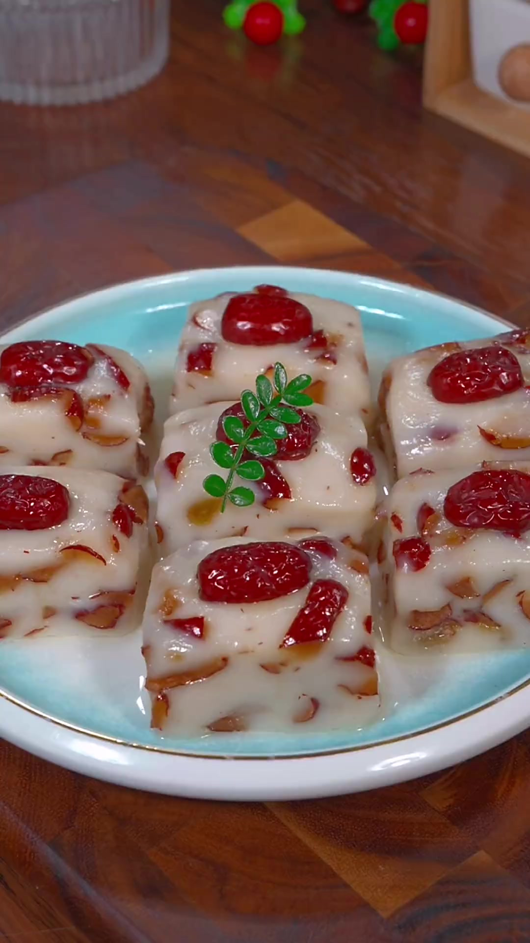 年夜饭的第九道菜《红枣年糕》寓意红红火火,香甜软糯,真的太好