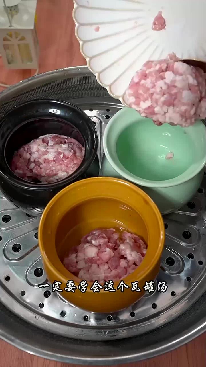 我每周都会给孩子做这个鸡蛋肉饼汤,简单美味又营养 w