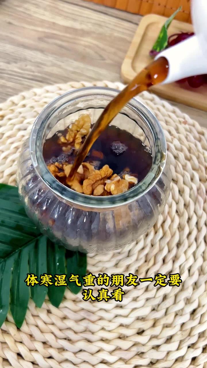泡咖啡加勺肉桂粉：风味独特的冲饮术