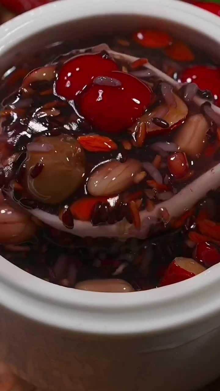 手脚冰凉克星！生姜红糖粥喝完暖全身