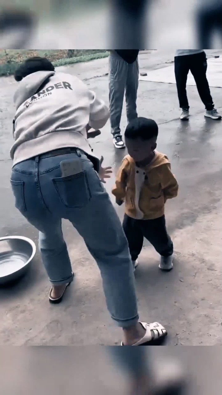 一个完整的童年,就是这么朴素无华